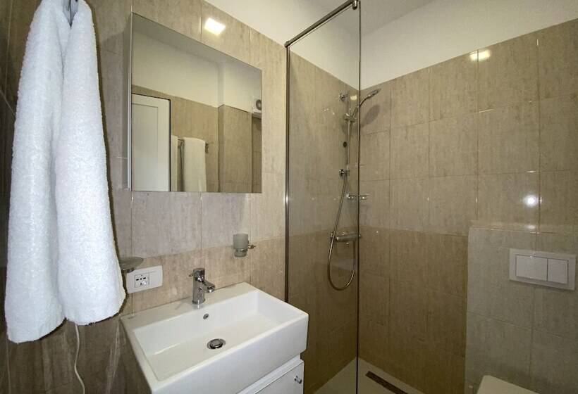 בית מלון כפרי Atrium Deluxe Resort