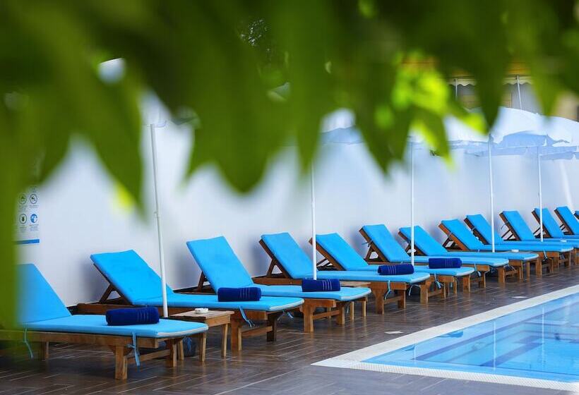 هتل Atrium Deluxe Resort