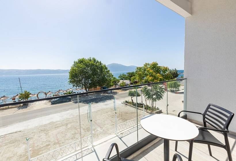 هتل B&b Champagne Vlore Bay