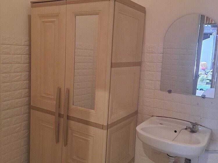 בית מלון כפרי Bintang Khanida Syari Ah