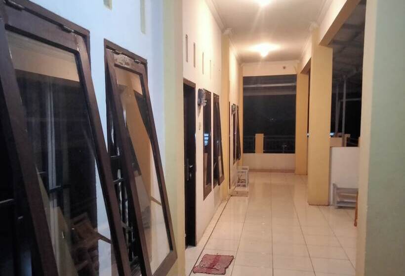 בית מלון כפרי Bintang Khanida Syari Ah