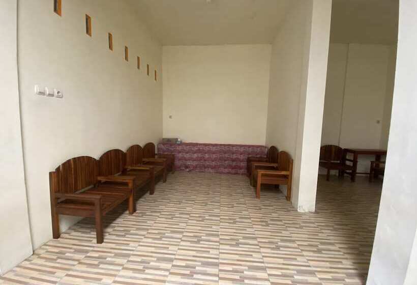 هتل Homestay Sutrisno