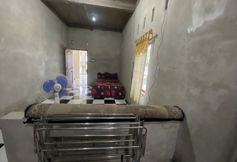 هتل Homestay Sutrisno