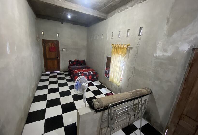 هتل Homestay Sutrisno