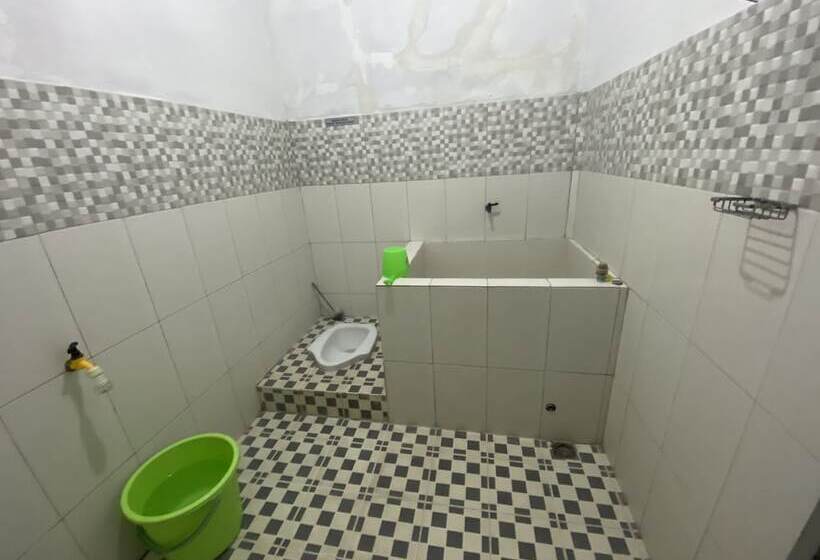 هتل Homestay Sutrisno