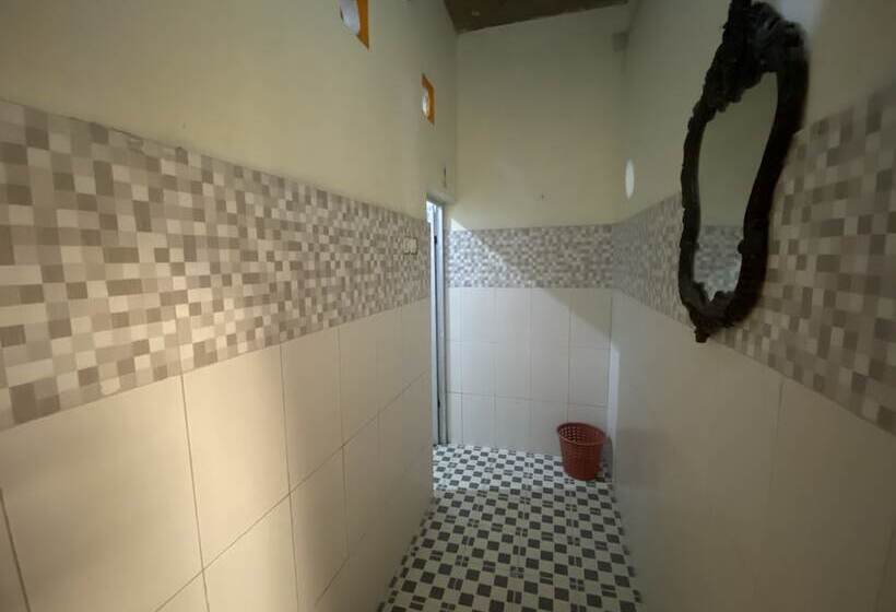 هتل Homestay Sutrisno