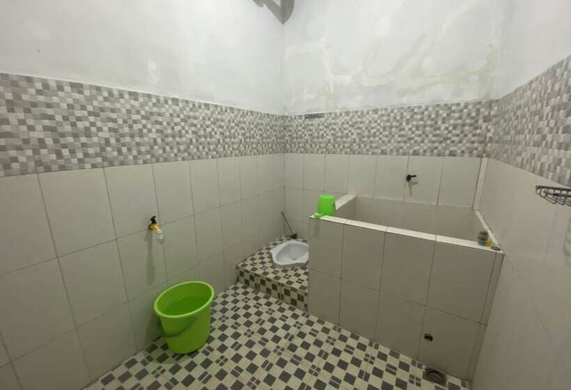 هتل Homestay Sutrisno