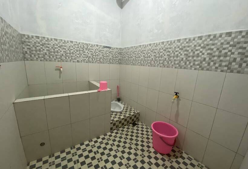 هتل Homestay Sutrisno