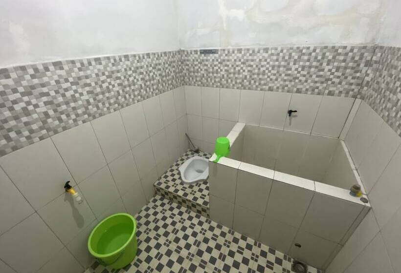 هتل Homestay Sutrisno