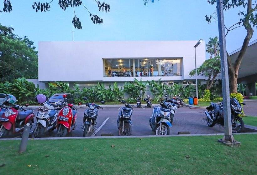 Отель Capital O 92306 Barata Inn