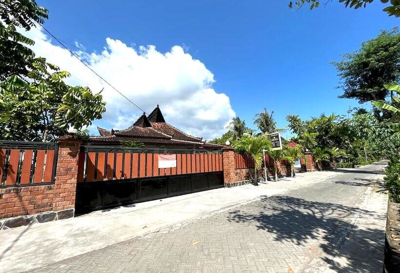 ホテル Capital O 92615 Villa Utama D Alas Purwo