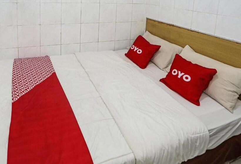 בית מלון כפרי Ciputat By Oyo