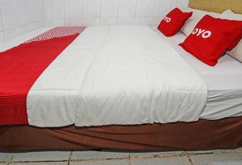 בית מלון כפרי Ciputat By Oyo