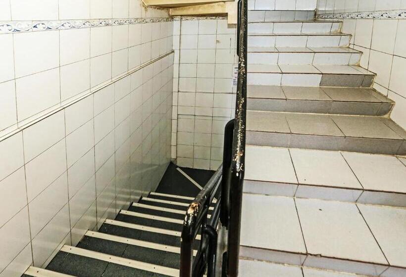 בית מלון כפרי Ciputat By Oyo