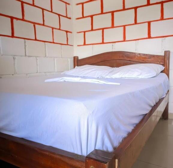 酒店 Comodo Alojamiento En San Cipriano