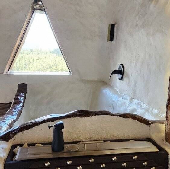 فندق Container & Hobbit Glamping