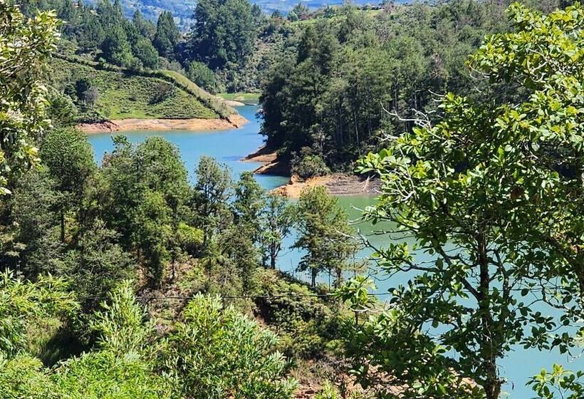 فندق Container & Hobbit Glamping