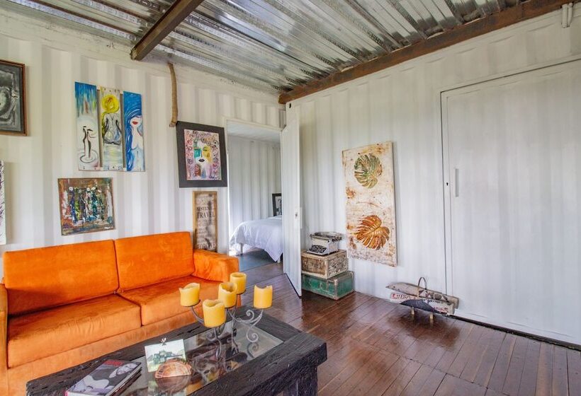 فندق Container & Hobbit Glamping