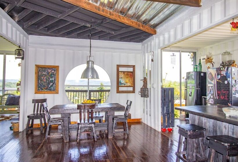 فندق Container & Hobbit Glamping