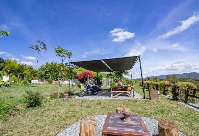 فندق Container & Hobbit Glamping