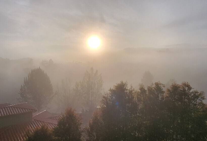 فندق Container & Hobbit Glamping