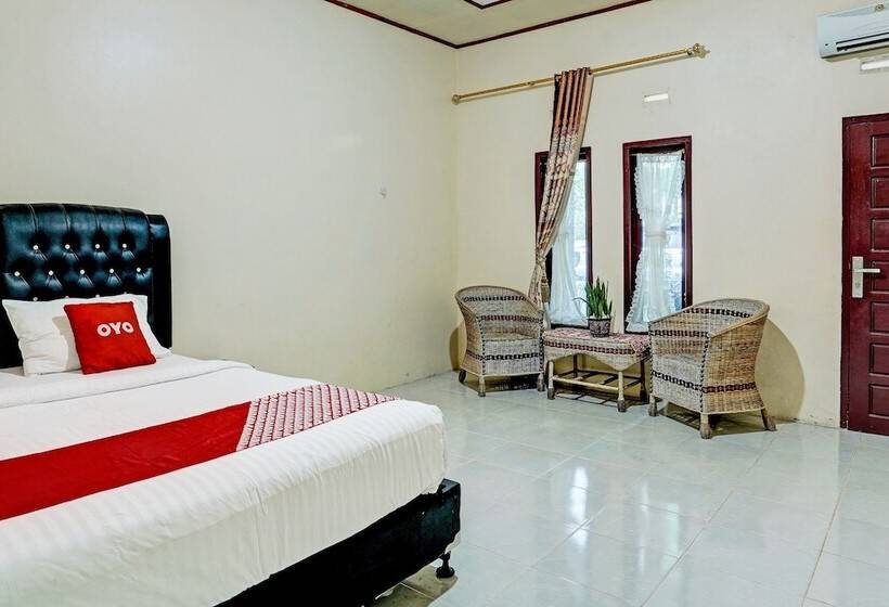 Отель Efniati Homestay Syariah By Oyo