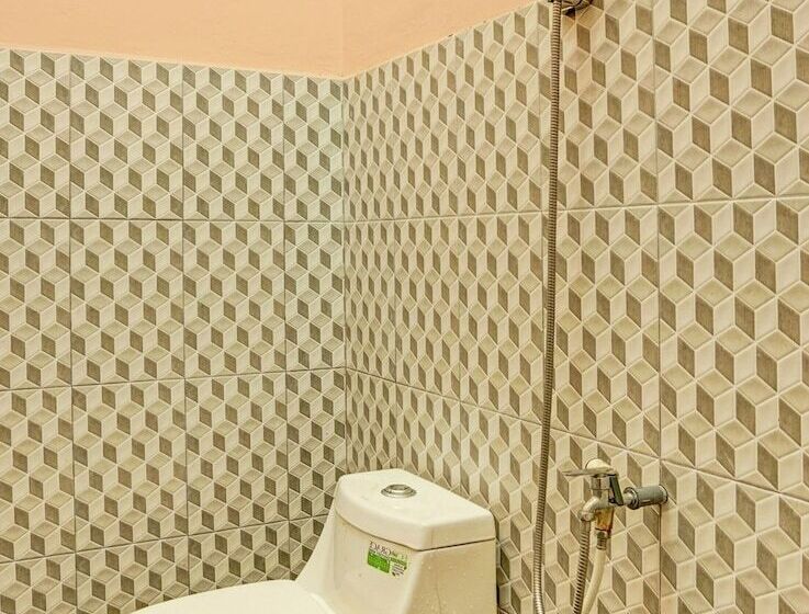 Отель Efniati Homestay Syariah By Oyo