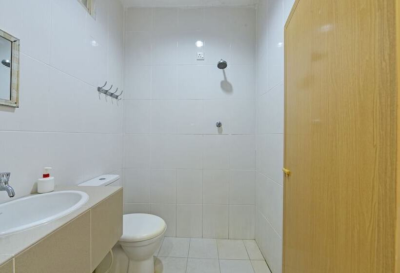 בית מלון כפרי Eleven Inn By Oyo