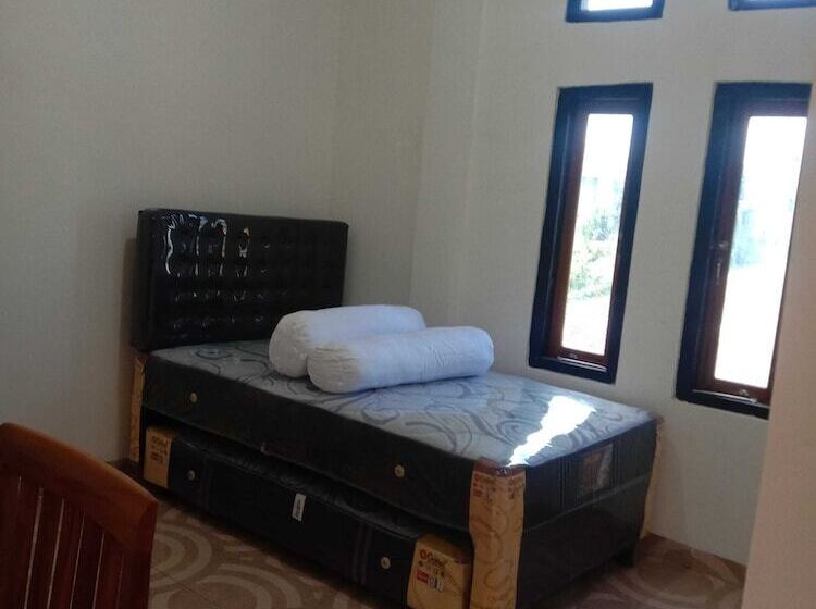 هتل Express O 91722 Home Stay Dan Sewa Mobil Jhon S Family