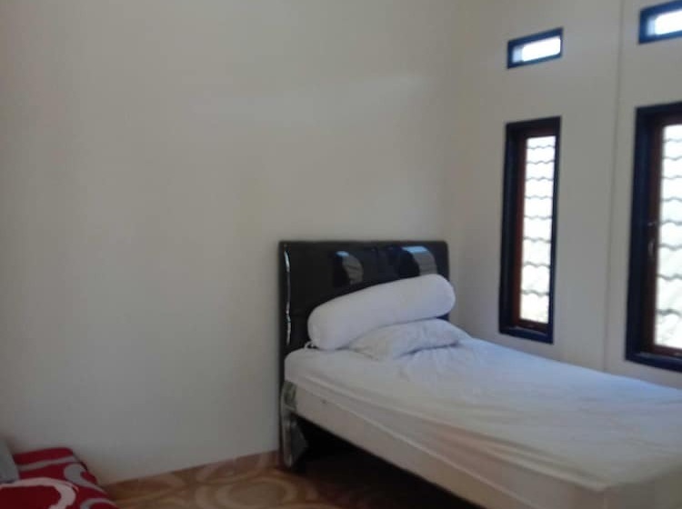 Отель Express O 91722 Home Stay Dan Sewa Mobil Jhon S Family