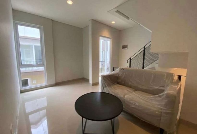 ホテル Express O 92155 Nia Residence 2