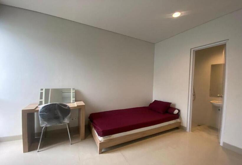 ホテル Express O 92155 Nia Residence 2