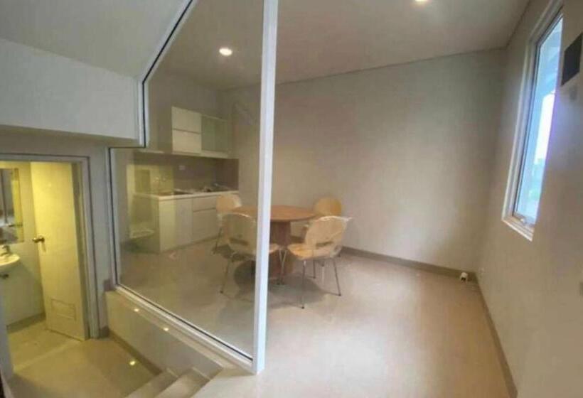 ホテル Express O 92155 Nia Residence 2