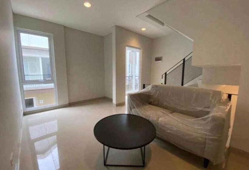 ホテル Express O 92155 Nia Residence 2