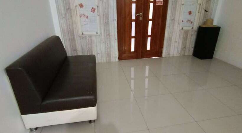 בית מלון כפרי Fanilly Guest House Marabahan By Oyo