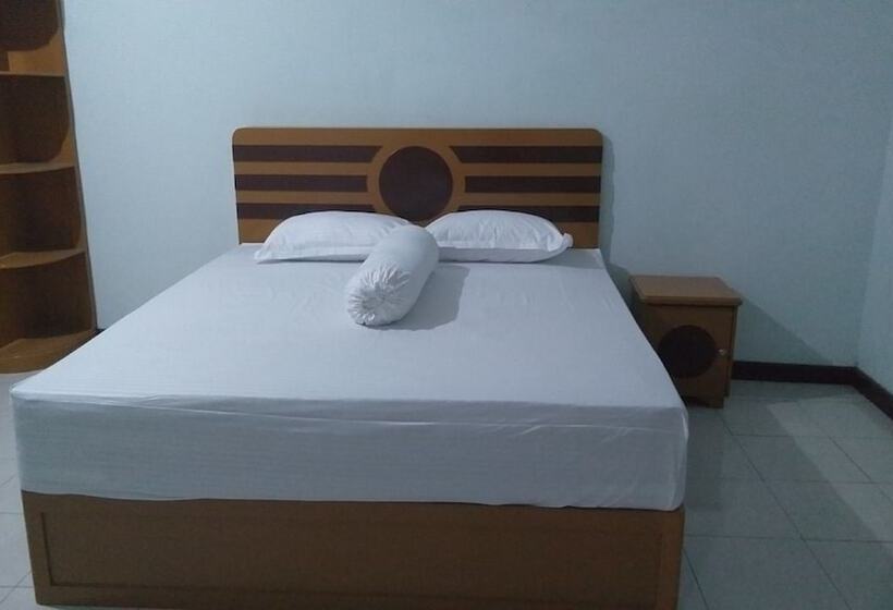 בית מלון כפרי Fanilly Guest House Marabahan By Oyo