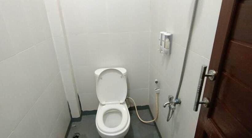 בית מלון כפרי Fanilly Guest House Marabahan By Oyo