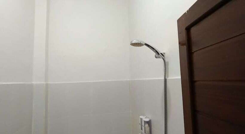 בית מלון כפרי Fanilly Guest House Marabahan By Oyo