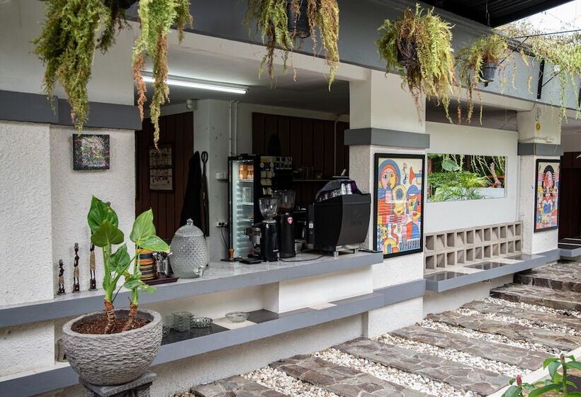 בית מלון כפרי Grand Lie Cost Syariah By Oyo