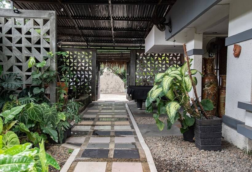 בית מלון כפרי Grand Lie Cost Syariah By Oyo