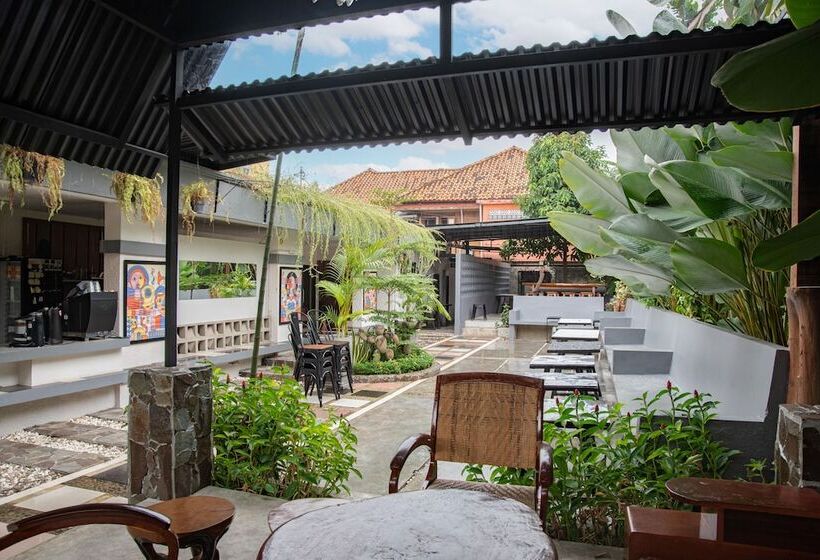 בית מלון כפרי Grand Lie Cost Syariah By Oyo