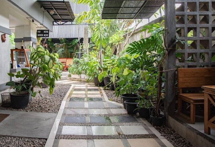 בית מלון כפרי Grand Lie Cost Syariah By Oyo