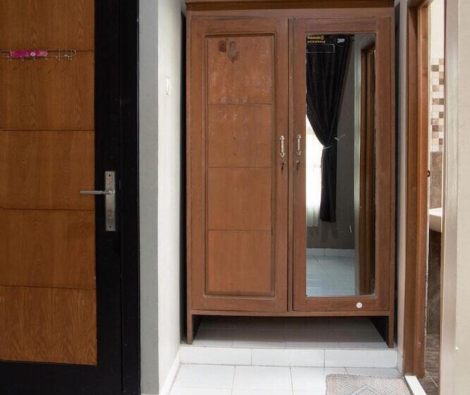 בית מלון כפרי Grand Lie Cost Syariah By Oyo