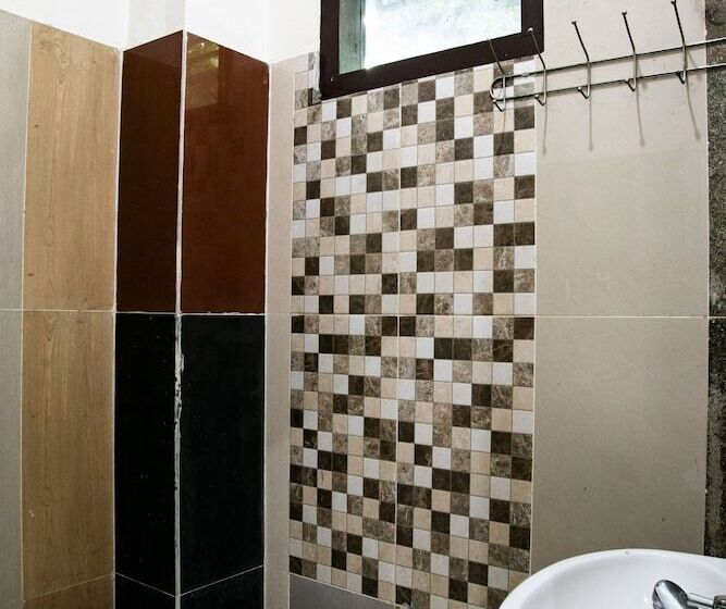 호텔 Grand Lie Cost Syariah By Oyo