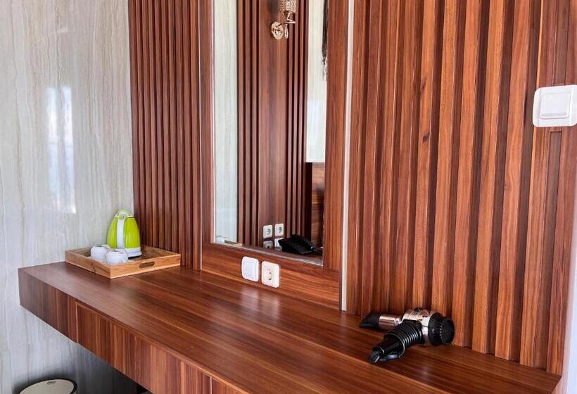 Grand Yuna Hotel Nusa Penida