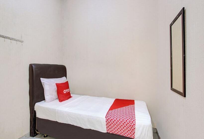 Отель Griya Dias Syariah By Oyo