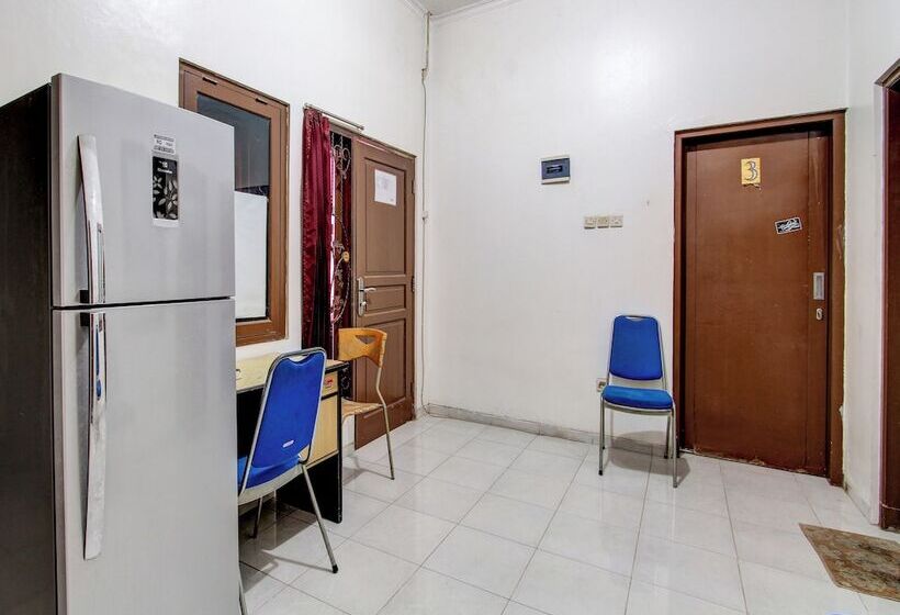 Отель Griya Dias Syariah By Oyo