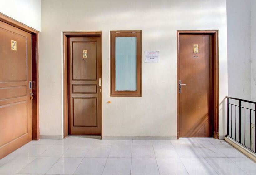 Отель Griya Dias Syariah By Oyo