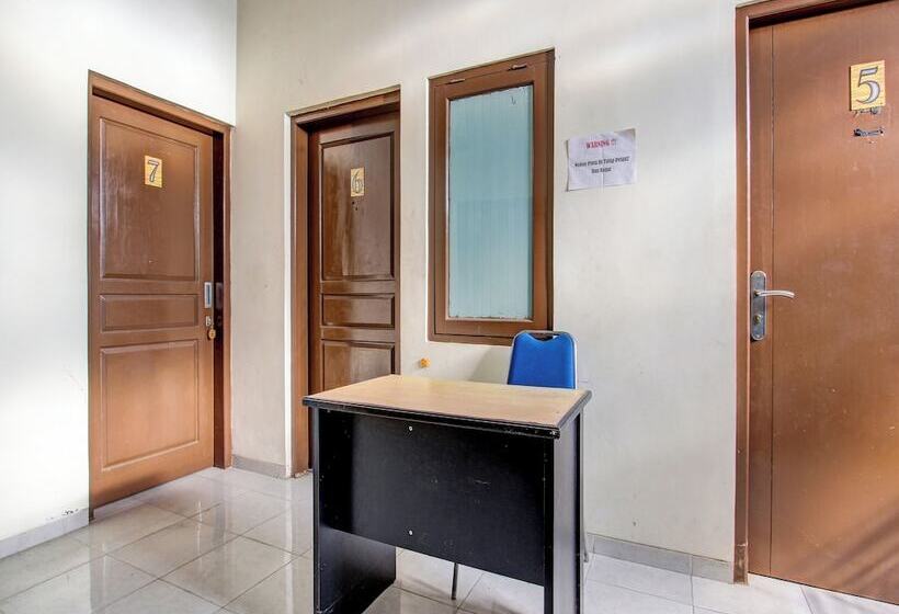 Отель Griya Dias Syariah By Oyo