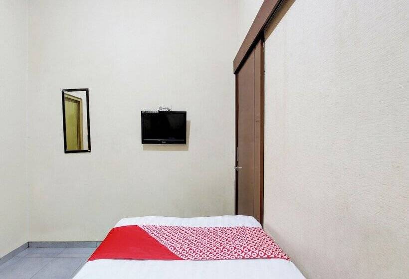 Отель Griya Dias Syariah By Oyo